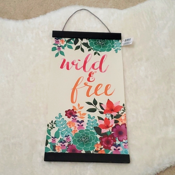 "Wild & Free" Succulent Cannvas Banner - Picture 2 of 9